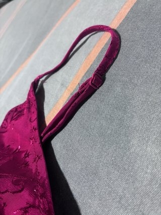 Vestido midi satinado rojo