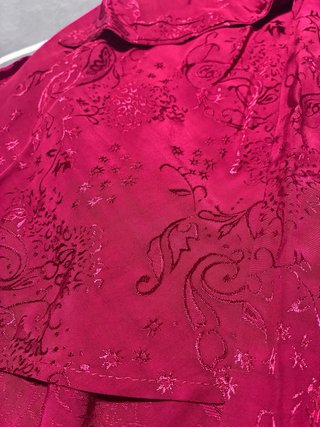 Vestido midi satinado rojo