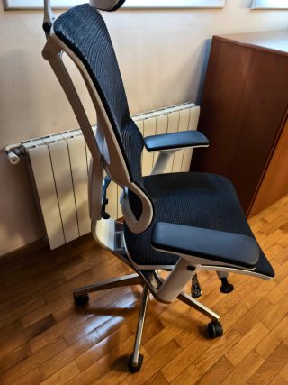 Silla de oficina ergonómica con ruedas