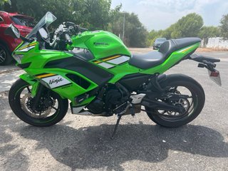 Kawasaki Ninja 650 Sportbike Verde