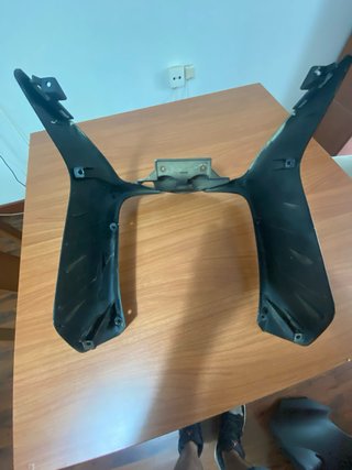 Tapa H Yamaha Jog RR Negra y Dorada