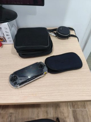 Sony PSP Negra más fundas y juegos