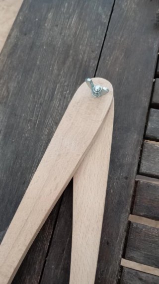Compás calibre madera cerámica