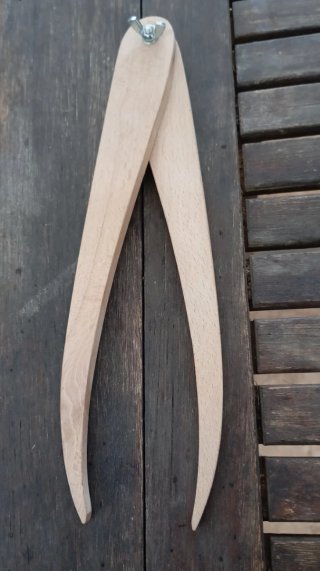 Compás calibre madera cerámica