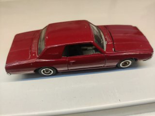 Coche a escala 1/43 Inter- cars modelo Thunderbird
