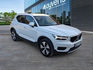 Volvo XC40 T2 Momentum Pro Auto 95 kW (129 CV)