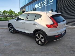 Volvo XC40 T2 Momentum Pro Auto 95 kW (129 CV)