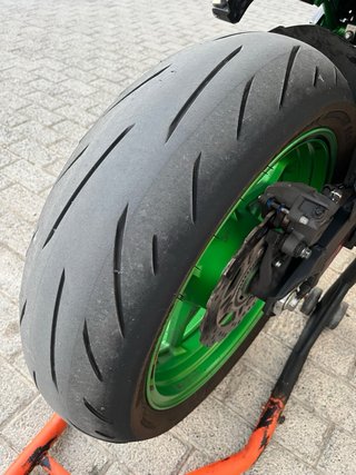 Kawasaki Z900 (A2) Negra y Verde
