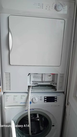 Lavadora y Secadora ECRON Indesit