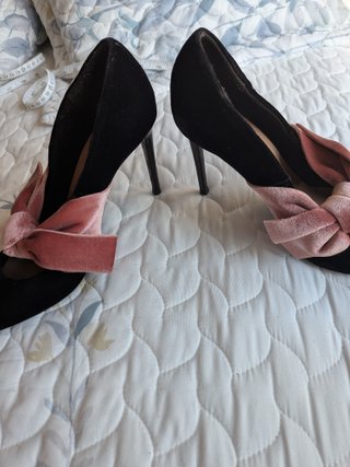 Zapatos tacón Stradivarius lazo rosa terciopelo