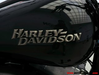 HARLEY-DAVIDSON DYNA STREET BOB