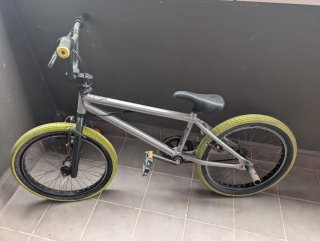 Bicicleta Freestyle Plata