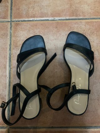 Tacones PICCOLA PIU Negros Talla 37