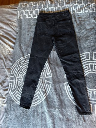 Pantalón vaquero pitillo negro talla m