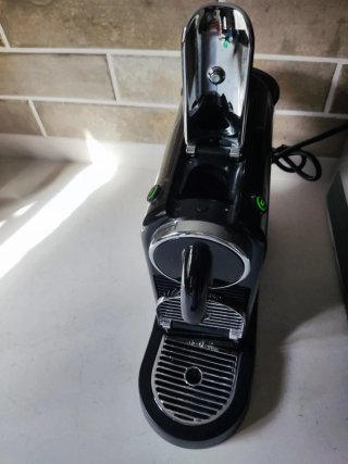 Cafetera Nespresso Negra