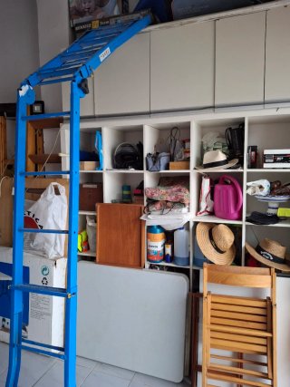 Escalera articulada extensible azul