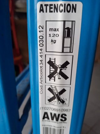Escalera articulada extensible azul