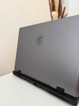 Portátil MSI Creator M16HX RTX 4050 32GB RAM