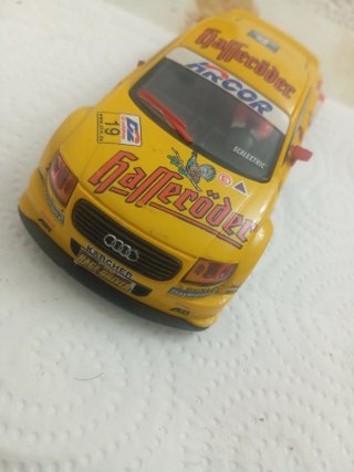 Coche Scalextric Audi A4 DTM Falleröder