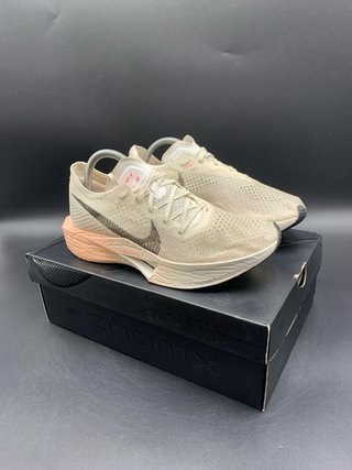 Nike Vaporfly 3 Talla 42 Beige/Rosa