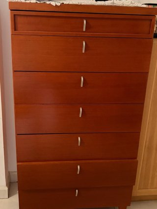 Cajonera de madera marrón