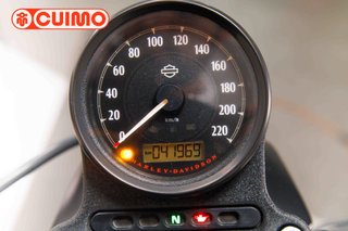 HARLEY DAVIDSON SPORTSTER 883
