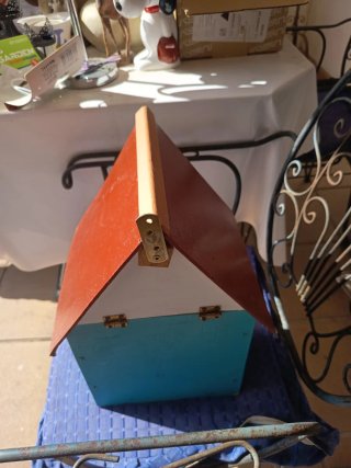 Casita para pájaros decorativa