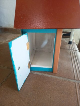 Casita para pájaros decorativa