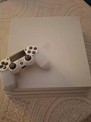 PS4 (PlayStation 4) Blanca
