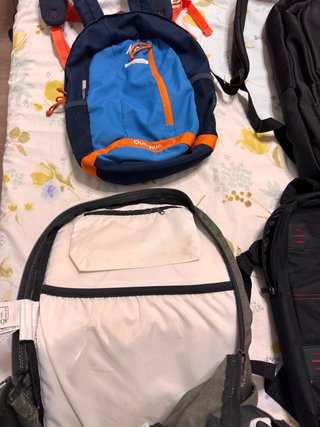 Lote 5 mochilas: azul, verde, negro, multicolor