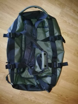 Mochila bolsa de viaje verde y negra
