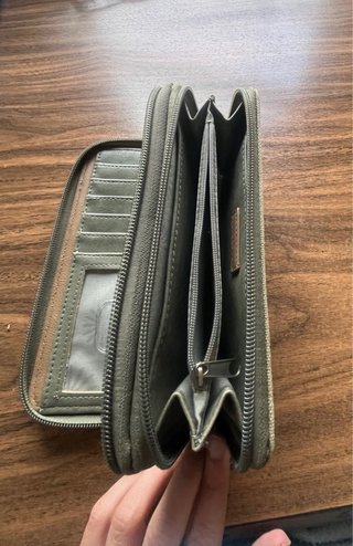 Cartera con estampado floral