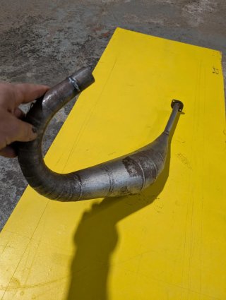 Tubo de escape AM6