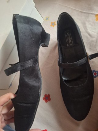 Zapatos de fallera negros