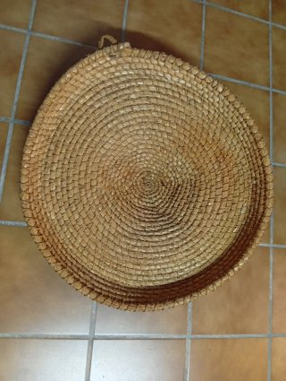 Capacho o cofín de esparto tradicional