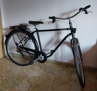 Bicicleta de ciudad B'Twin negra