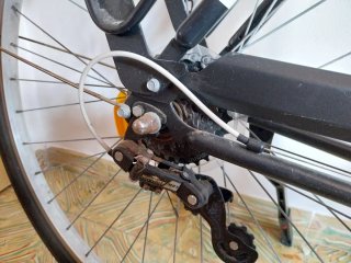Bicicleta de ciudad B'Twin negra