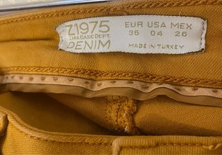 Pantalón pitillo Zara ocre Talla 36