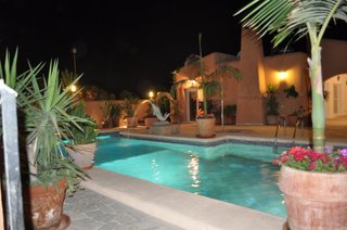 Fuente de mármol con delfines, Piscina, Jardin