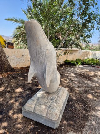Fuente de mármol con delfines, Piscina, Jardin