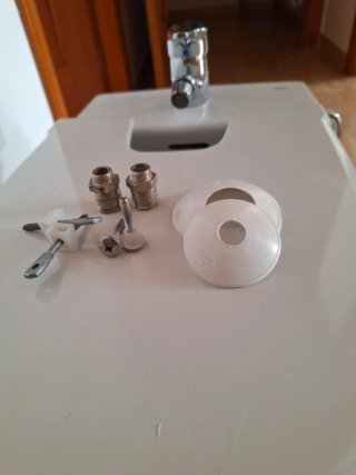 Bidé Roca con grifo y accesorios