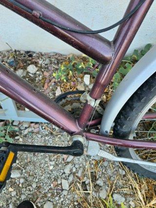 Bicicleta de montaña morada