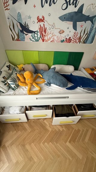 Cama infantil con 4 cajones