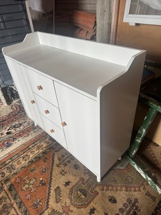 Mueble blanco con cajones 90x84x32