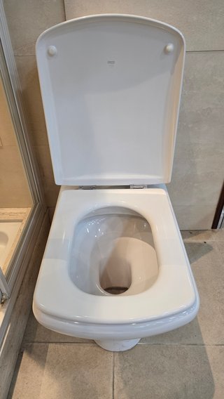 Baño de Lujo: Jacuzzi y Hidromasaje