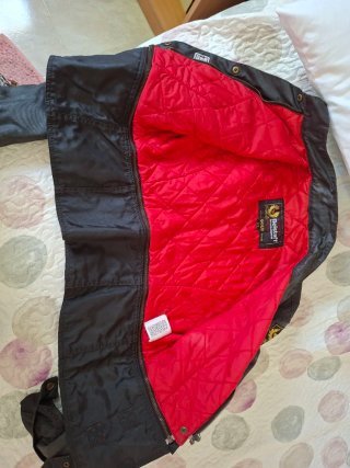 Chaqueta Negra y Roja Mujer