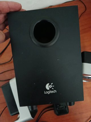 Altavoces Logitech LS21 con Subwoofer.