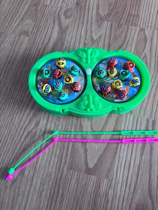 Juego de pesca con pececitos