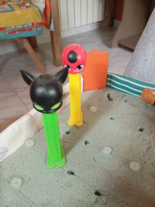 Dispensadores Caramelos Pez V