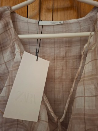 Blusa Zara cuadros volantes
